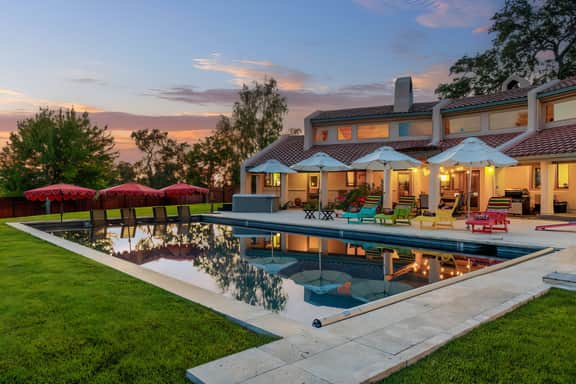 Spacious home, Sleeps 12, Spa, Pool, EV, Stunning!